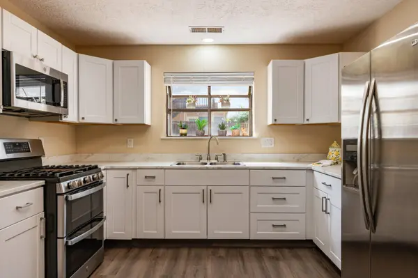 5417 Chapel DR NW, Albuquerque, NM 87114