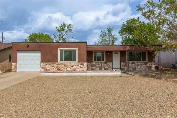 9801 Snowheights BLVD NE, Albuquerque, NM 87112