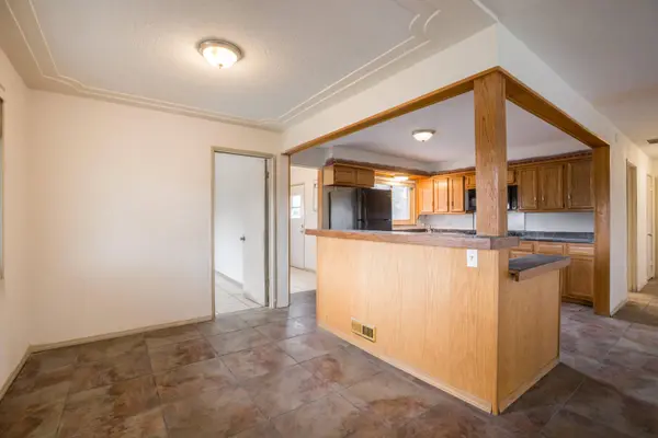 9801 Snowheights BLVD NE, Albuquerque, NM 87112