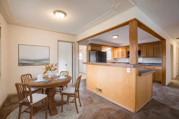 9801 Snowheights BLVD NE, Albuquerque, NM 87112