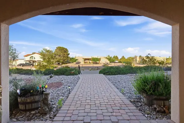 600 Skyline DR, Elephant Butte, NM 87935