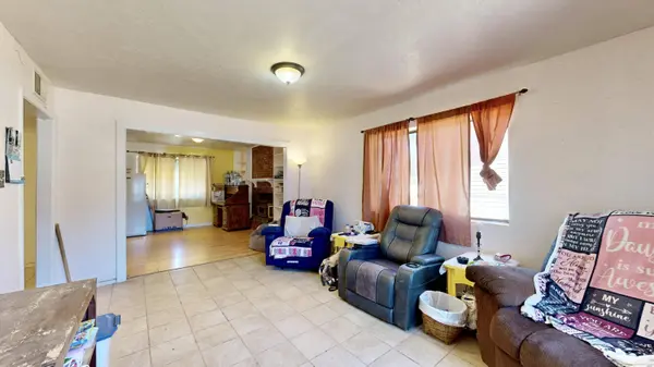 1013 Elm DR, Grants, NM 87020