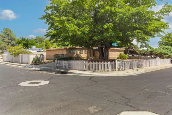10528 Princess Jeanne AVE NE, Albuquerque, NM 87112