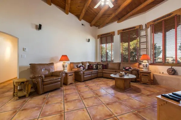 800 Acebo RD NE, Rio Rancho, NM 87124