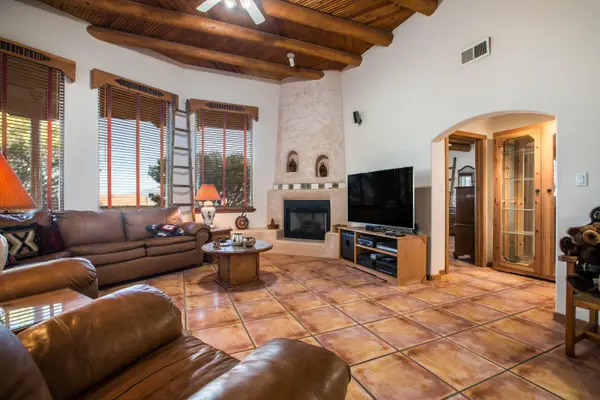 800 Acebo RD NE, Rio Rancho, NM 87124