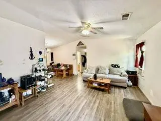 109 Vissing PL, Los Lunas, NM 87031