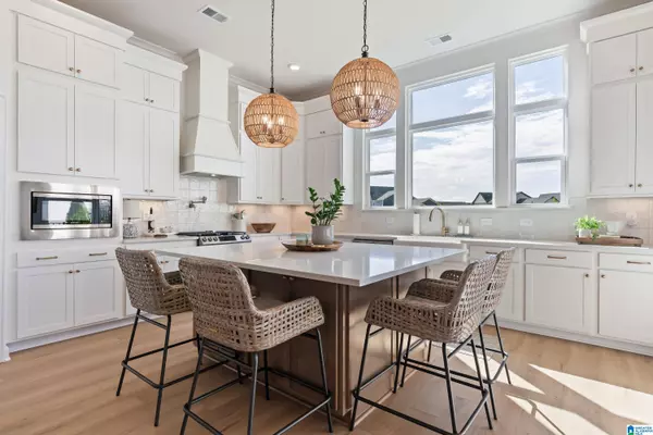 1040 CLIFTON ROAD, Hoover, AL 35244