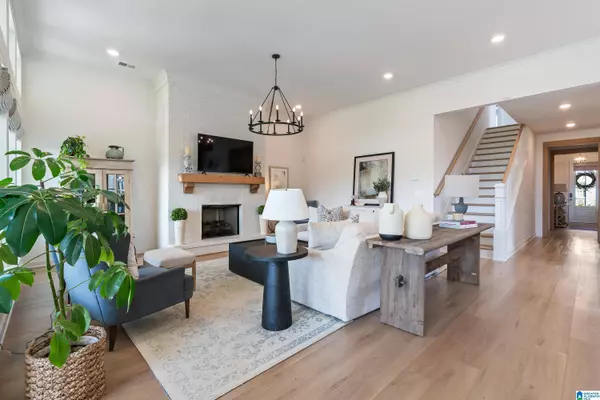 1040 CLIFTON ROAD, Hoover, AL 35244