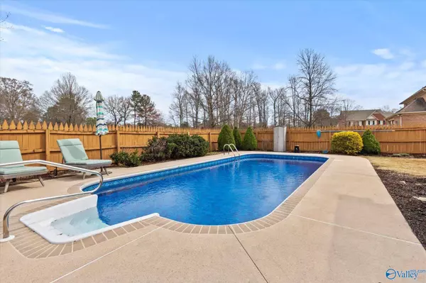 2409 Jarvis Street SW, Decatur, AL 35603