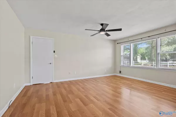 905 Cedar Street SW, Decatur, AL 35601