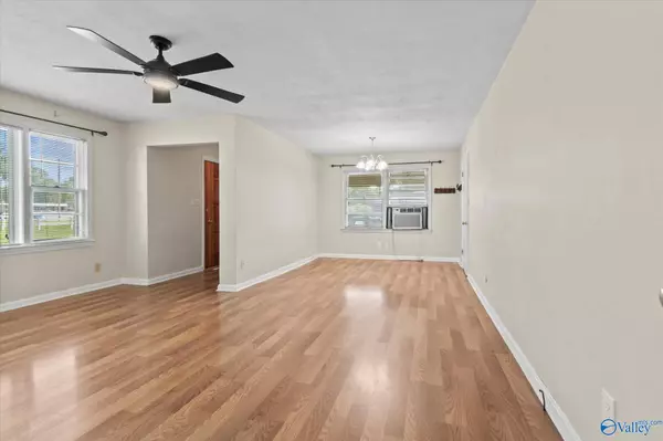 905 Cedar Street SW, Decatur, AL 35601