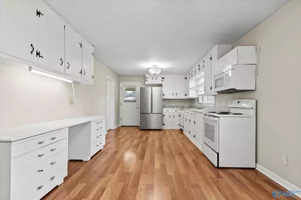 905 Cedar Street SW, Decatur, AL 35601