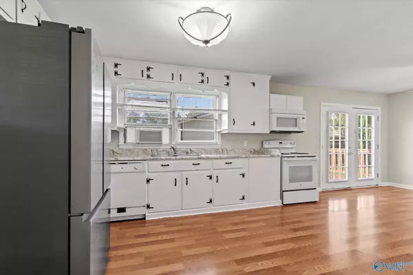 905 Cedar Street SW, Decatur, AL 35601