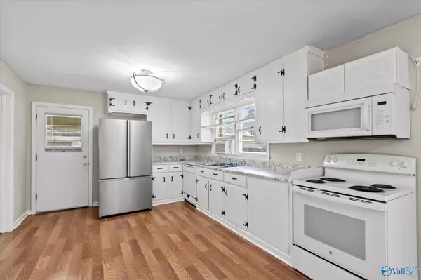 905 Cedar Street SW, Decatur, AL 35601