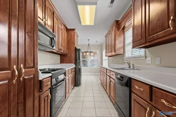 2323 Eastbrook Se SE, Decatur, AL 35601