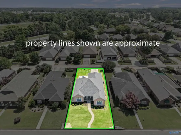 1010 Brookshire Lane SE, Decatur, AL 35601