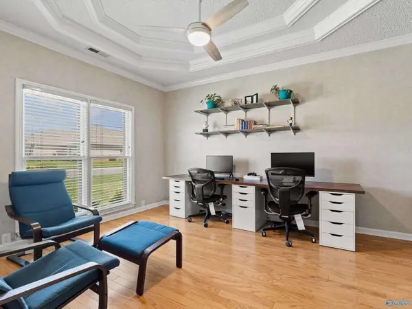 1010 Brookshire Lane SE, Decatur, AL 35601