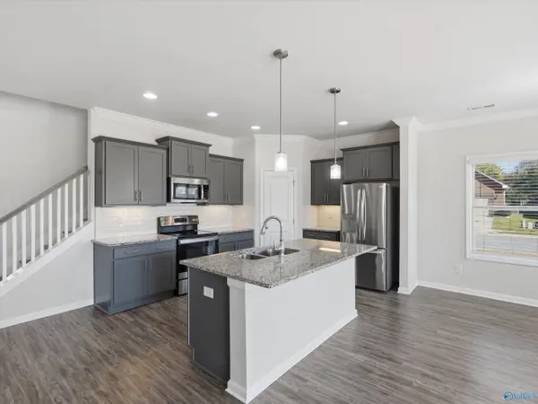 101 Pointe Haven Court SW, Huntsville, AL 35824