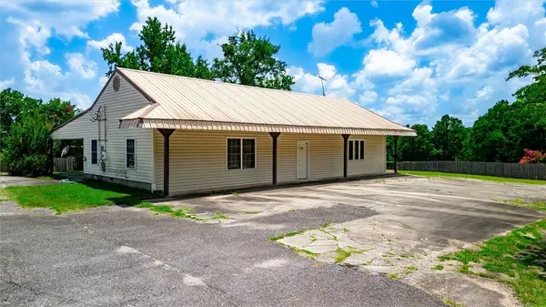 231 Lakeshore DR, Fair Play, SC 29643
