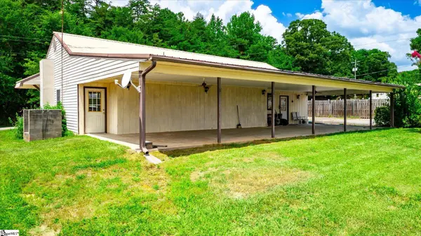 231 Lakeshore Drive, Fair Play, SC 29643