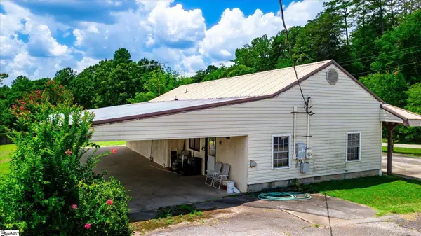 231 Lakeshore Drive, Fair Play, SC 29643