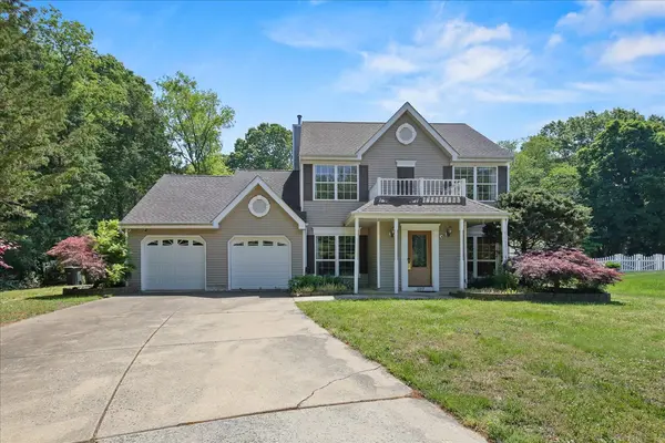 207 Dickens Ct, Williamstown, NJ 08094-1963