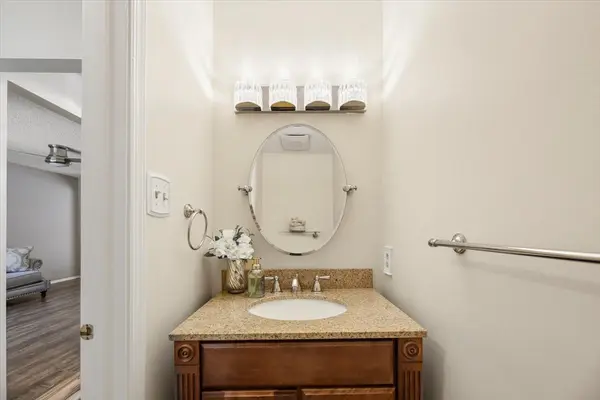 207 Dickens Ct, Williamstown, NJ 08094-1963