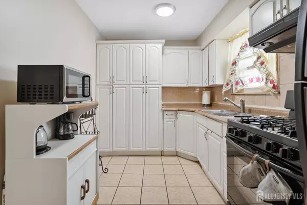 137 Paul Robeson BLVD #B, New Brunswick, NJ 08901