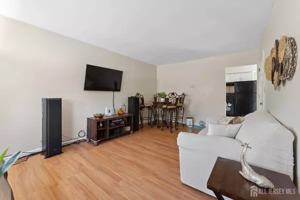 137 Paul Robeson BLVD #B, New Brunswick, NJ 08901