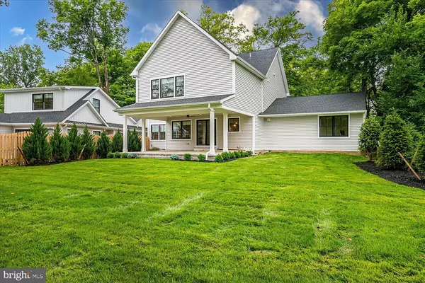 569 Riverside Dr E, Princeton, NJ 08540-4007