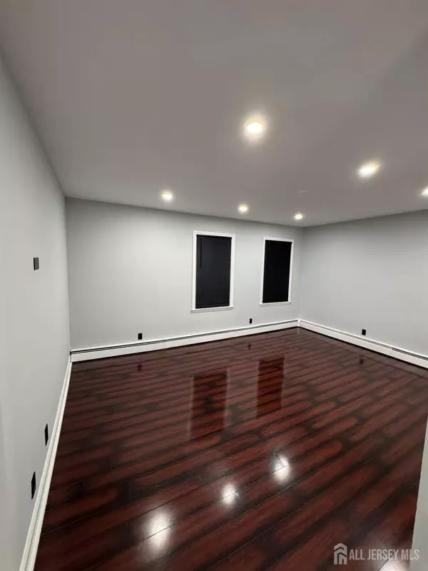 542 Miller ST, Perth Amboy, NJ 08861