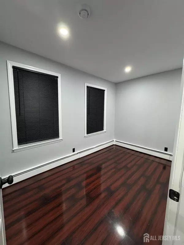 542 Miller ST, Perth Amboy, NJ 08861