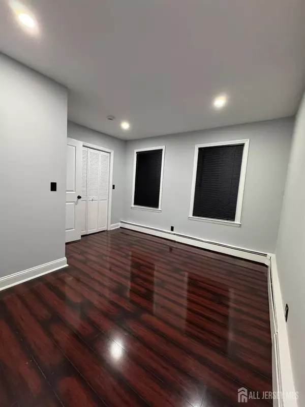 542 Miller ST, Perth Amboy, NJ 08861