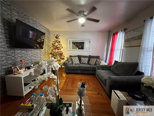 350 Summit AVE, Perth Amboy, NJ 08861