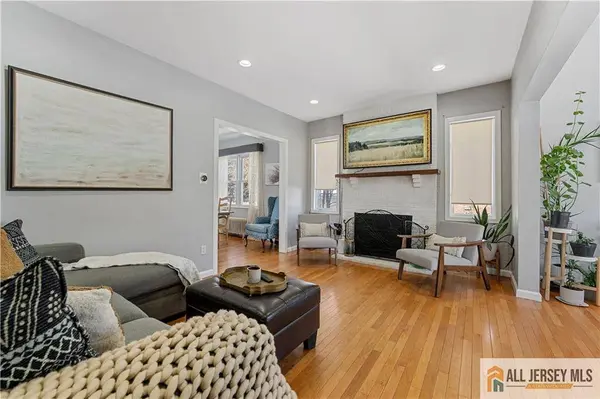 609 Harrison PL, Linden, NJ 07036