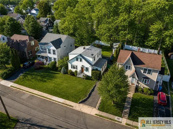 45 Homer PL, Metuchen, NJ 08840