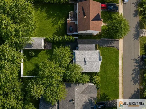 45 Homer PL, Metuchen, NJ 08840