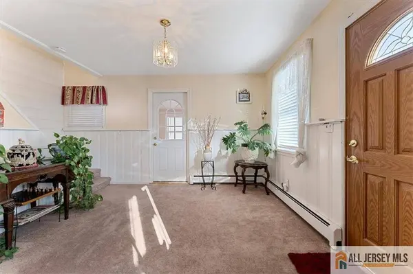 45 Homer PL, Metuchen, NJ 08840