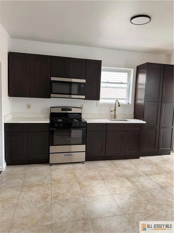 350 Summit AVE, Perth Amboy, NJ 08861