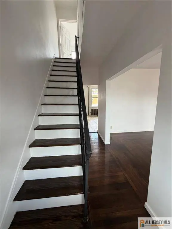 350 Summit AVE, Perth Amboy, NJ 08861