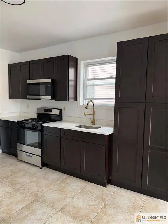 350 Summit AVE, Perth Amboy, NJ 08861