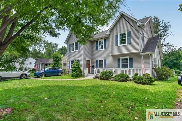 65 Hollywood AVE, Metuchen, NJ 08840
