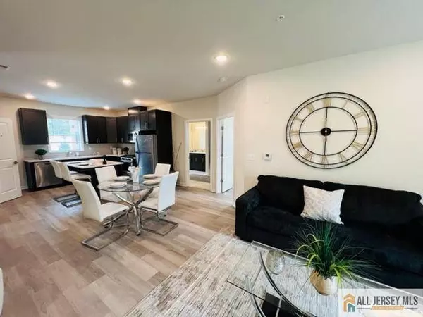 463 Old Post RD, Edison, NJ 08817