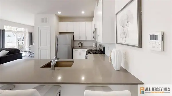 19 Stelton RD, Piscataway, NJ 08854
