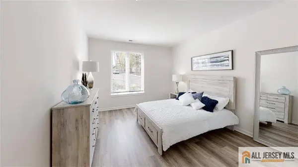 19 Stelton RD, Piscataway, NJ 08854