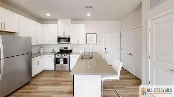 19 Stelton RD, Piscataway, NJ 08854