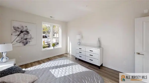19 Stelton RD, Piscataway, NJ 08854
