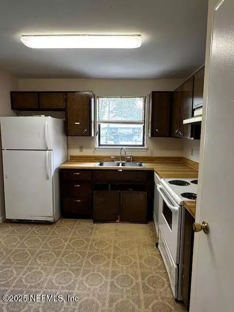 2730 HIDDEN VILLAGE DR, Jacksonville, FL 32216