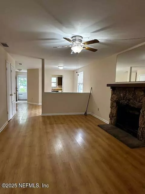 2730 HIDDEN VILLAGE DR, Jacksonville, FL 32216