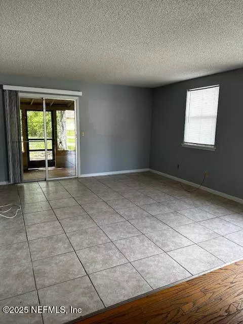 2726 HIDDEN VILLAGE DR, Jacksonville, FL 32216